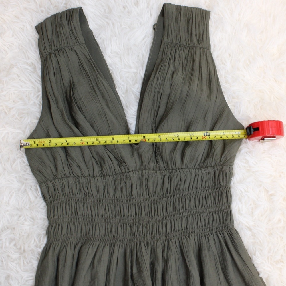 Abercrombie & Fitch Smocked Plunge Crinkle Women’s Sleeveless Mini Dress Size S - Picture 4 of 8